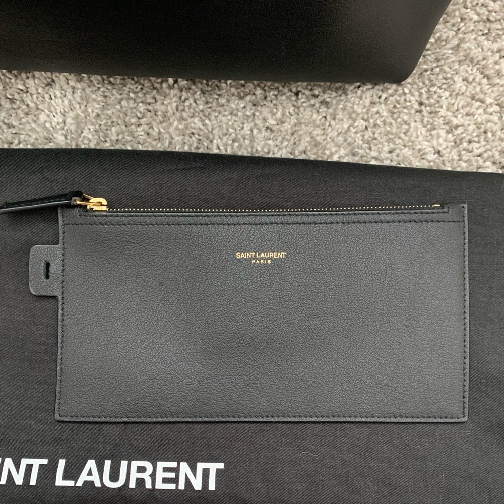 Saint Laurent Calfskin Black Tote - Picture 3 of 16